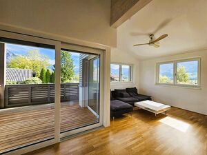Exklusive 3-Zi.-DG-Wohnung mit Gebirgsblick in ruhiger Lage