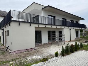 ERSTBEZUG - GARTENWOHNUNG in LIEBENAU! CARPORT! GARTEN! TOP 1