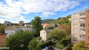 Sanierungsbedürftige 2- Zimmer-Wohnung mit Balkon
