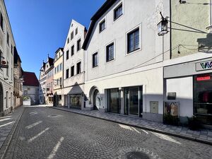 SHOPPING-BISTRO LOKAL