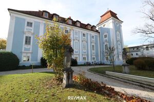 Wohnen im Schloss - 4 Zi. Wohnung mit historischem Flair in ansprechender Lage!