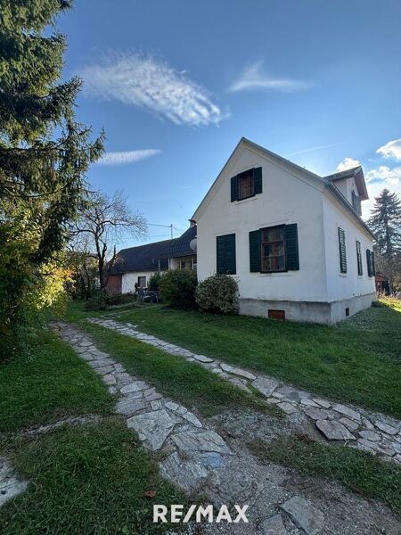 Altbau-Charme mit schönem Grundstück und viel Potenzial