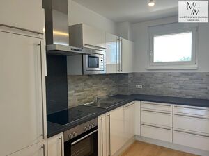 3 - Zimmer Wohnung mit 2 KFZ- Stellplätzen