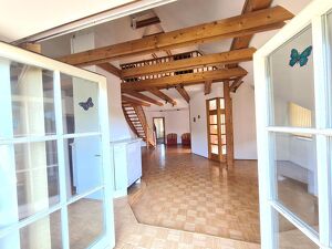 Galeriewohnung auf zwei Ebenen - eigene Garage - Balkon in den Innenhof - sehr gute Infrastruktur