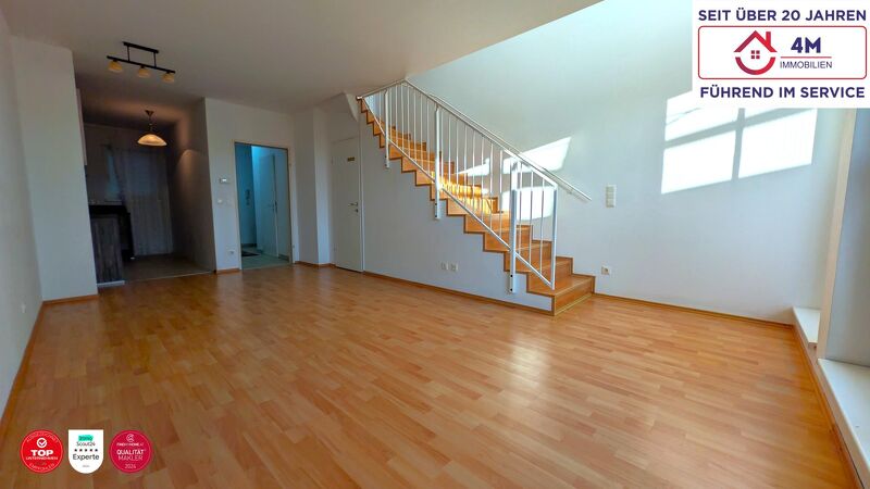 ?Wohnen im Grünen, leben in Stadtnähe: Stilvolle 3 Zimmer Maisonette mit Terrasse, Balkon privatem Seezugang und Garage?