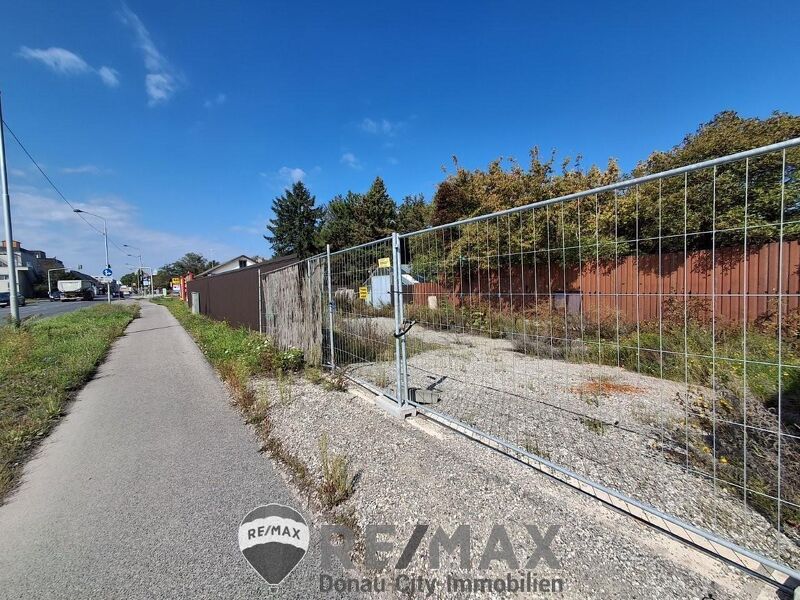 "Wien-Breitenlee - Pacht-Eck-Grundstück in frequentierter Lage"