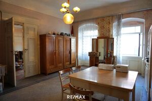 Räumlichkeiten mit Potential zum imposanten Büro - Ca. 120m2 im 1. Stock