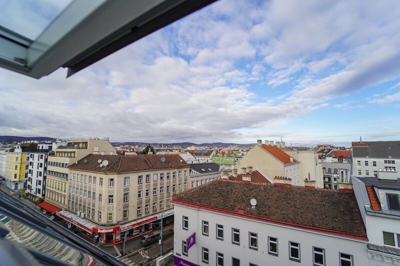 Helles 2 Zimmer - B&uuml;ro - DG | wenige Schritte entfernt - Stra&szlig;ebahnlinie 46 | N&auml;he Brunnenmarkt & U6 Thaliastra&szlig;e