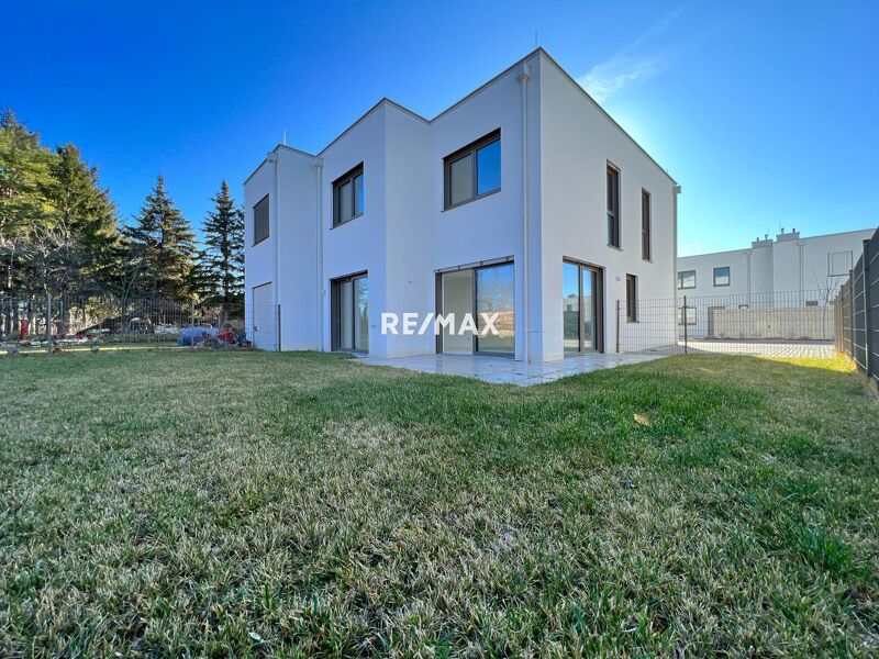 Neubau ? Einfamilienhaus & energieeffizient: 5?Zimmer?Haus mit Keller und 2 Stellpl&auml;tzen