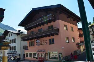 Ski-in/Ski-out trifft Alpencharme