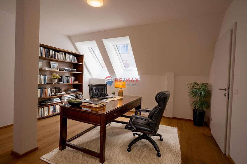 Mit neu verfeinertem Preis: Exklusive Innenstadtwohnung ? perfekt für Praxis oder Private Living