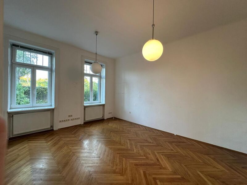 Sch&ouml;ne Altbau-Wohnung im 19. / auch als B&uuml;ro gut geeignet