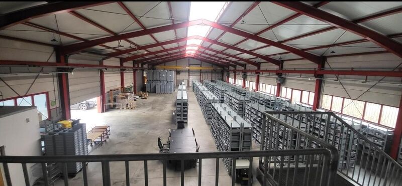 *Plätze Lagerhalle ++ ab 20 bis 250m2 + 2 Autoabstellplätze + Mitbenutzung von Gabelstapler & Kran