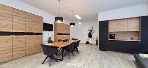 Vielseitige Geschäftsfläche in attraktiver Lage und zwei Parkplätzen!