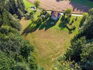 Sonnige Kleinlandwirtschaft in Alleinlage ? Wohnhaus mit Potential, 12.000 m² Grund, perfektes Entwicklungspotenzial