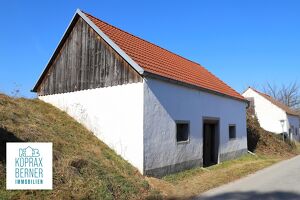 Weinkeller mit Presshaus