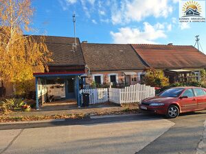 Villa Kunterbunt für Heimwerker / interessantes, kreatives und fröhliches Einfamilienhaus mit 5 Zimmern in ruhiger Seitengasse.