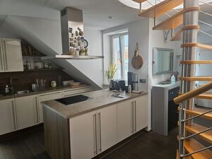 Neuer Preis!!! Helle DG-Wohnung nahe U3