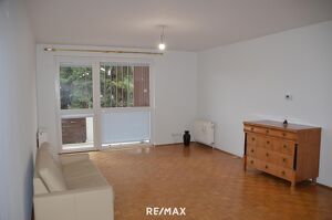 Helle 5-Zimmer-Wohnung mit großem Balkon - WG tauglich!