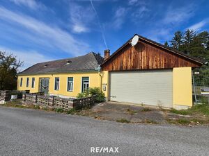 Dreikanthof mit vier Grundstücken in einer Sackgasse (ruhige Lage)