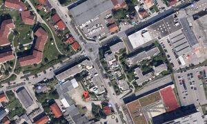 Lagerhalle mit Freiplatz