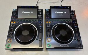 2 x Pioneer CDJ-3000