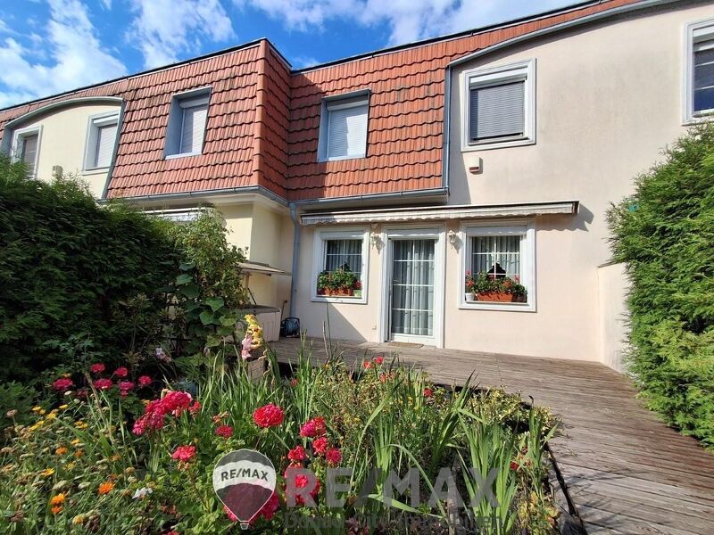 "Komfortables Reihenhaus mit Garten"