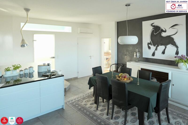 WOW: Gro&szlig;z&uuml;gige repr&auml;sentative Wohnung  mit &uuml;ber 200m2 und Loggien auf zwei Etagen.