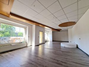 Perfekte Location f&uuml;r Praxis, B&uuml;ro, Studio, Verein ? 130 m&sup2; in bester Lage!
