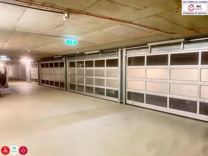 Abgeschlossene Doppel-Garagenbox mit Rolltor & Strom ? 3. UG, nur Eigent&uuml;mer, U1 Kagraner Platz