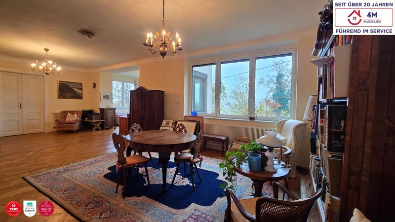 *Direkt in Klosterneuburg (n&auml;he Weidlinger Bahnhof)* Stilvolle Gr&uuml;nderzeitvilla mit Fernblick, Pool, Wintergarten und gro&szlig;z&uuml;gigem Garten