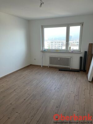 frisch sanierte 2 Zimmerwohnung