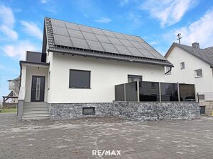 ***OPEN HOUSE, Freitag, 19. Dezember 2025 von 13 - 16 Uhr*** Modern saniertes Einfamilienhaus am Stadtrand von Sch&auml;rding