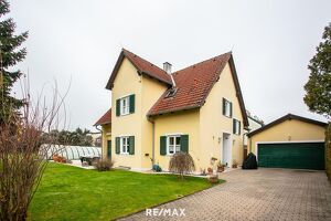 Top Gepflegte Liegenschaft mit Pool und Garten