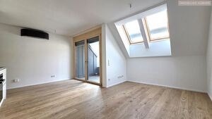 +++ DACHGESCHOSS +++ ERSTBEZUG+++ KLIMAANLAGE +++ LOGGIA UND TERRASSE +++