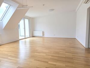 Sehr schicke und herrliche sehr sonnige DG-Wohnung in sehr beliebter Lage