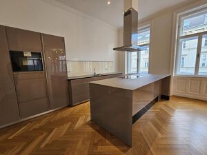 LOFTARTIG - sonnig - N&auml;he U1