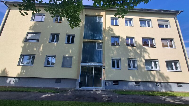 9 Zimmer-Eigentumswohnung oder Büro (teilbar) in Melk, super zentrale Lage gegenüber Löwenpark!