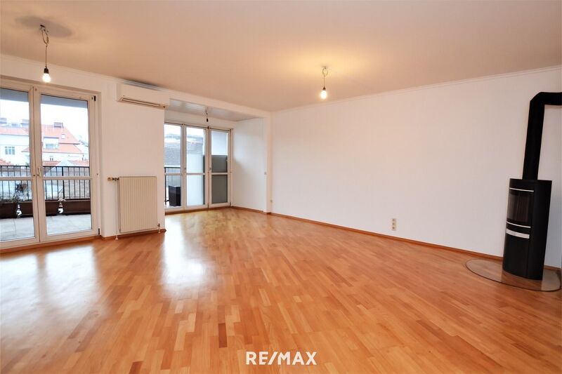 Geräumige 3-Zimmer-Wohnung mit Balkon und Garagenplatz