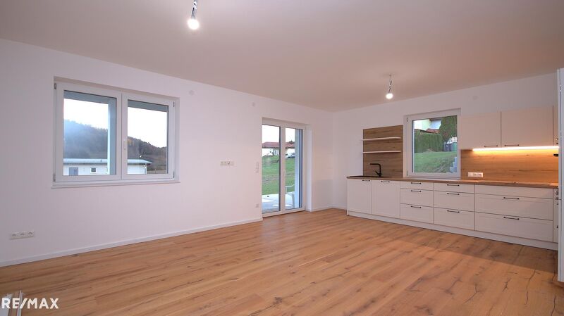 Erstbezug nach Sanierung: Schl&uuml;sselfertige Maisonette-Wohnung mit gro&szlig;z&uuml;gigem Garten