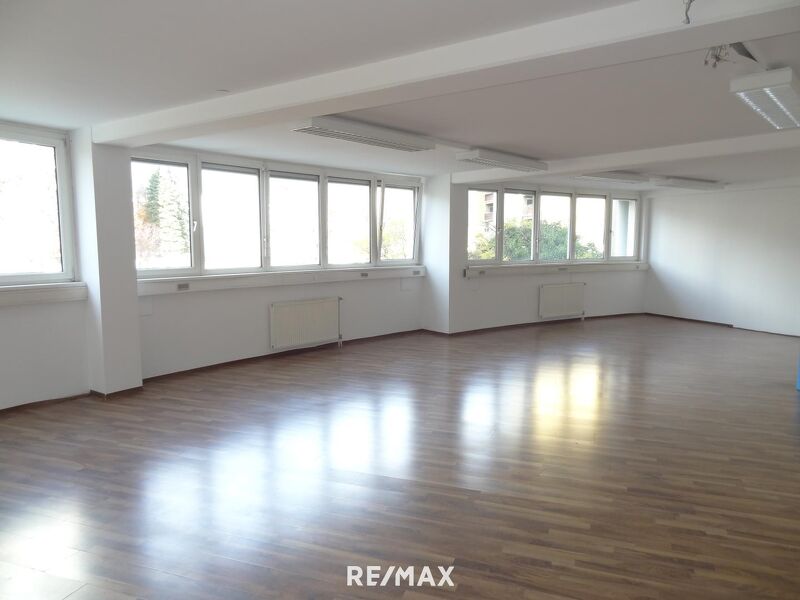 Verkehrsg&uuml;nstig gelegene und barierrefrei erreichbare B&uuml;rofl&auml;che gelangt in Innsbruck zur Neuvermietung