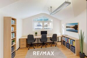 Klein aber fein - Praktisches B&uuml;ro mit Stauraum und Balkon!