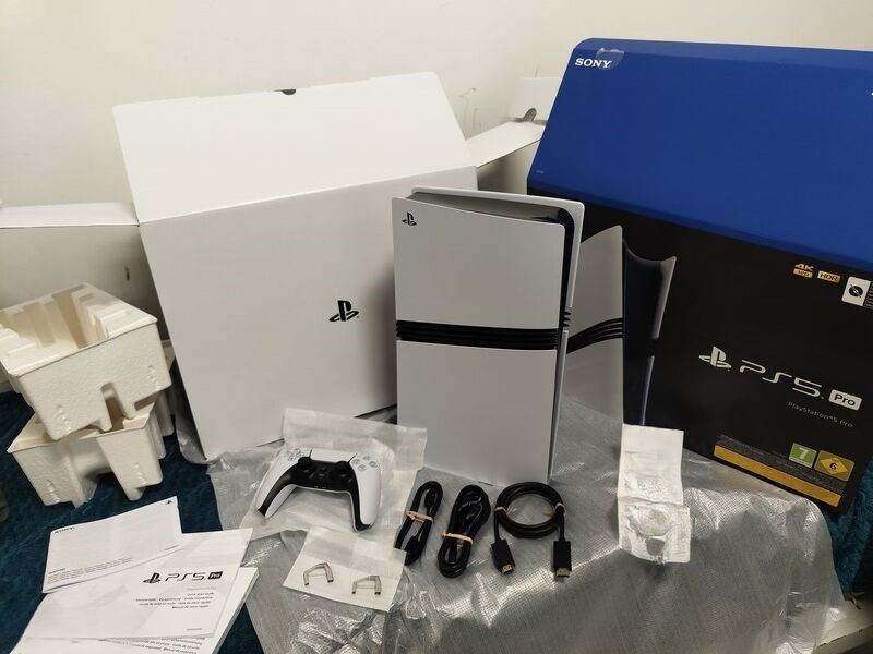 Sony PlayStation PS5 Pro Spielekonsolen , Sony PlayStation PS5 Slim, Nintendo Switch 2 Spielekonsolen und Microsoft Xbox Series X 2TB Spielekonsolen
