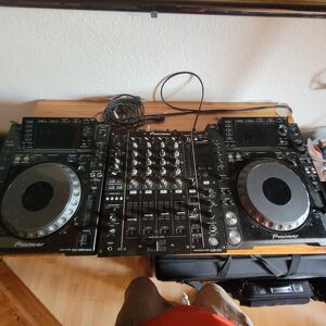 Pioneer DJM 850 & 2x Pioneer 2000 Nexus