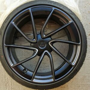 Tesla Model 3 Original Warp Radsatz