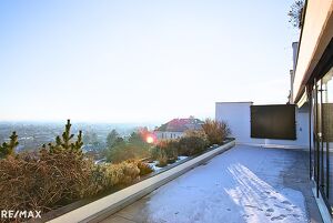 ATEMBERAUBENDE AUSSICHT INKLUSIVE! Gro&szlig;z&uuml;gige Terrassenwohnung in exklusiver Lage!