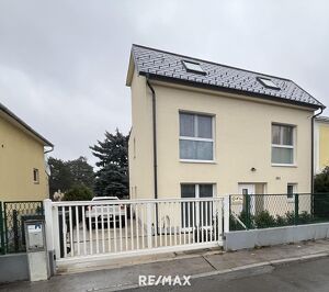 Gem&uuml;tlicher Wohntraum mit viel Platz, gro&szlig;em Eigengrund und Dachterrasse