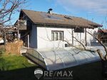 Einfamilienhaus mit Keller, Garage und Pool!