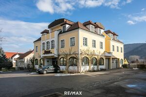 Flexible Gewerbeliegenschaft mit Logistik, B&uuml;ro und Wohneinheit
