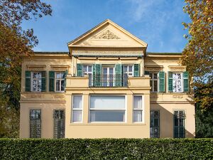 Exklusive Villa mit G&auml;stehaus in Bestlage von Ober St. Veit